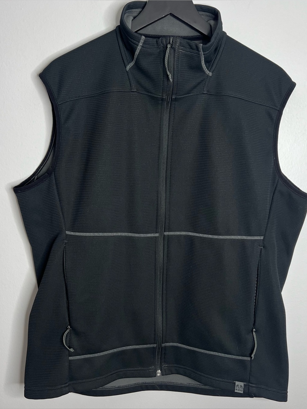 Kuiu Peloton 240 Full Zip Vest Mens XL Black Outdoors Hunting
